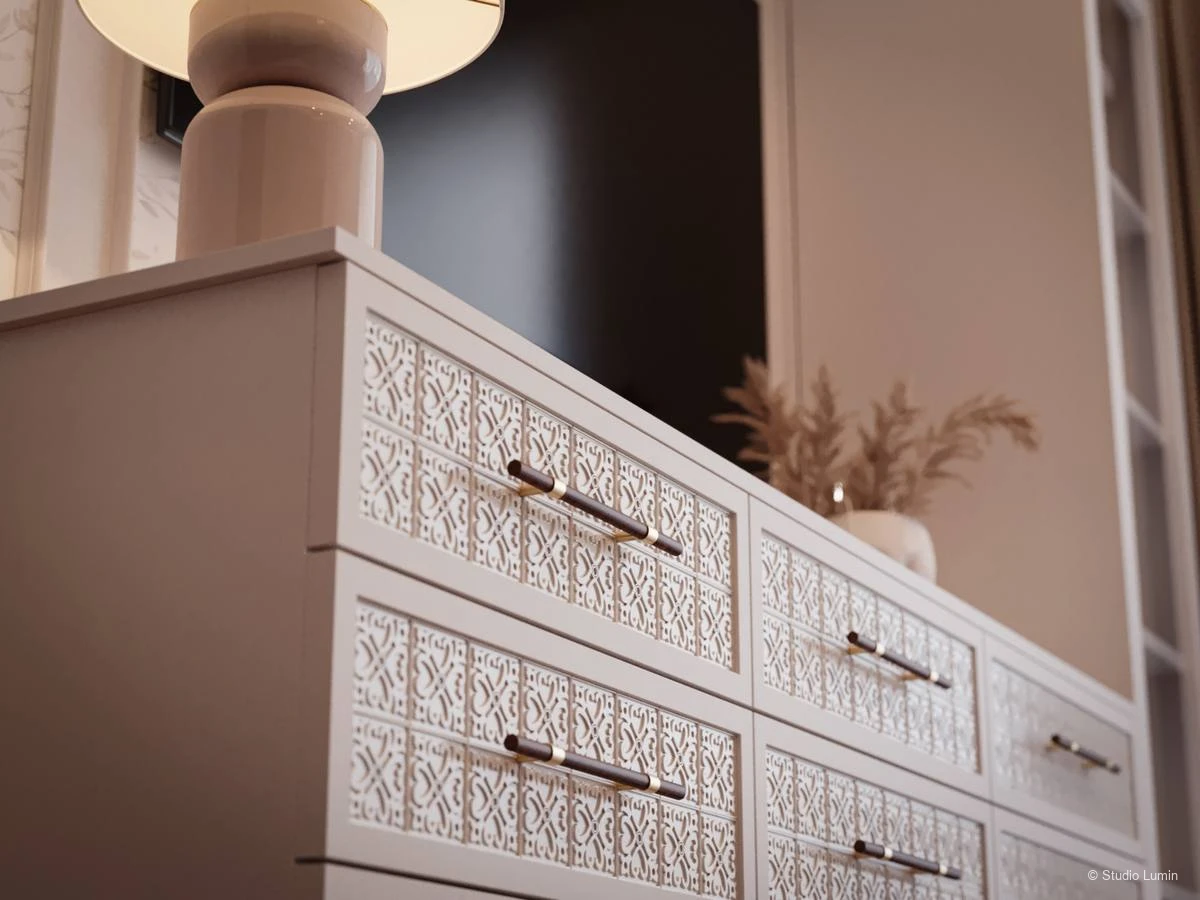 Dresser Detail